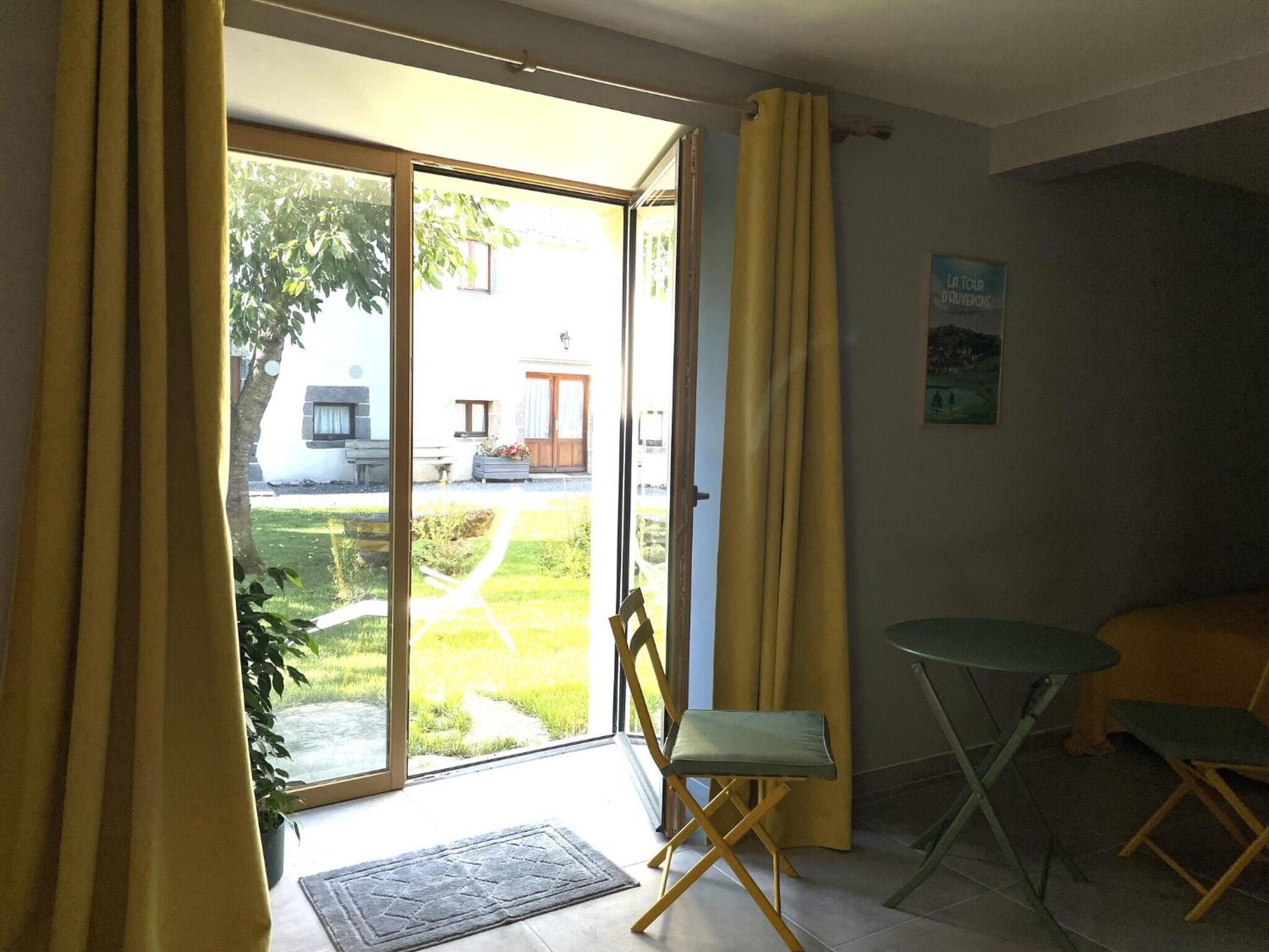 Gite Des Pierres De Barme Olby Exterior photo